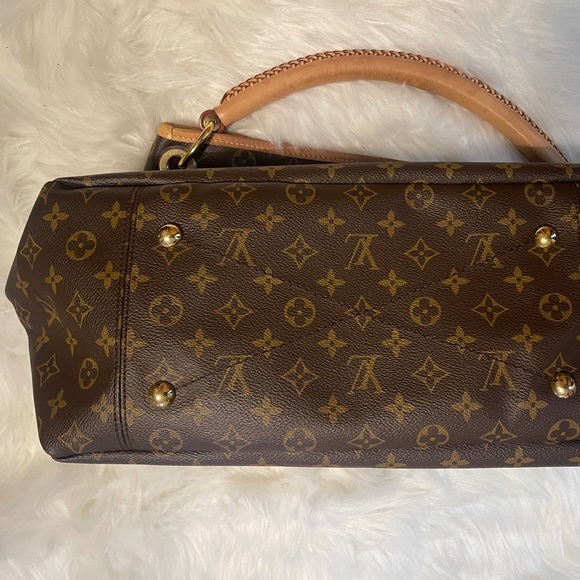 Woman’s Bag - Picture 10 of 15